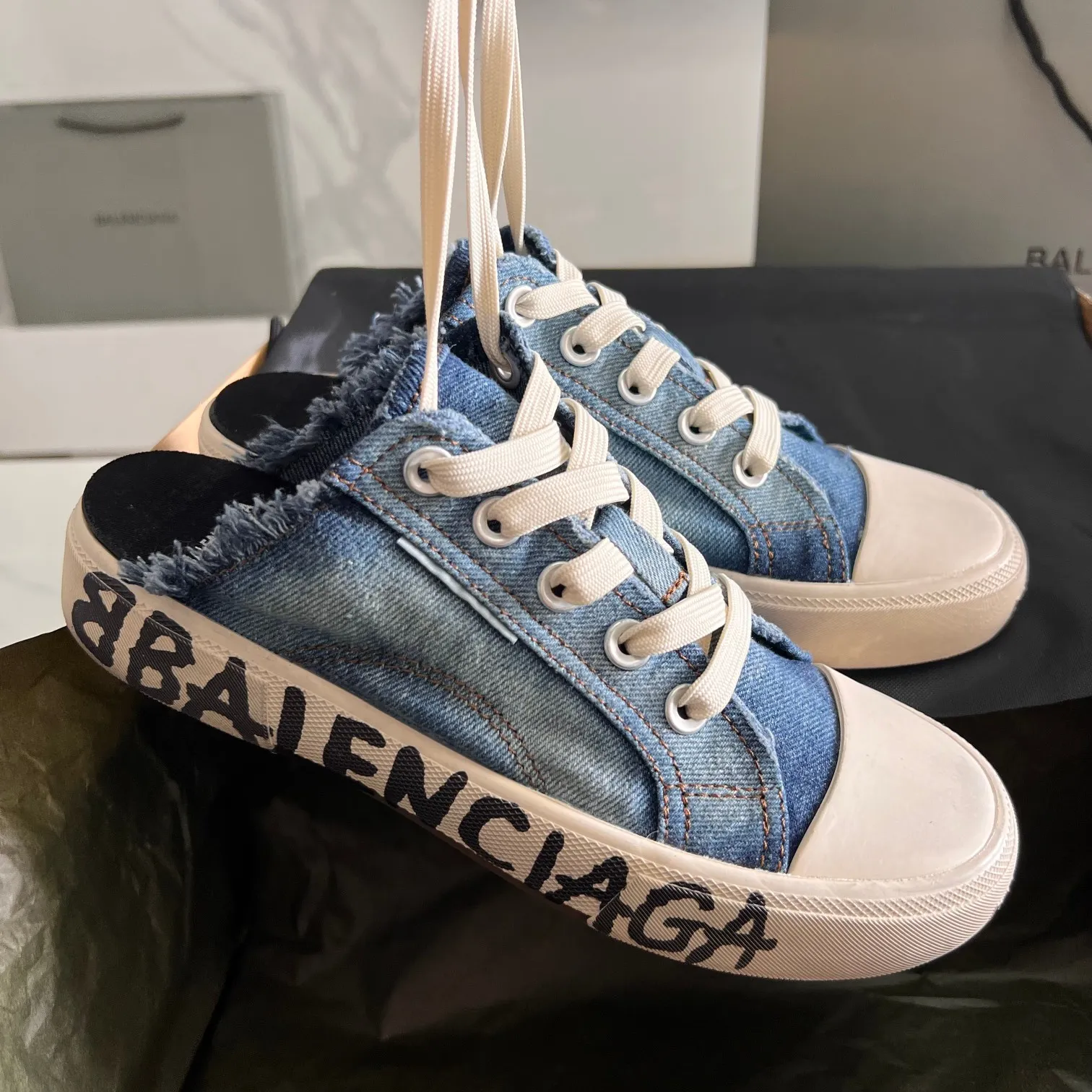 👟👟Ex-factory price 460👟👟 Semi-drag denim print BALENCIAGA washed and distressed semi-drag low-top with original packaging Code number: 35-44 (45 customized)